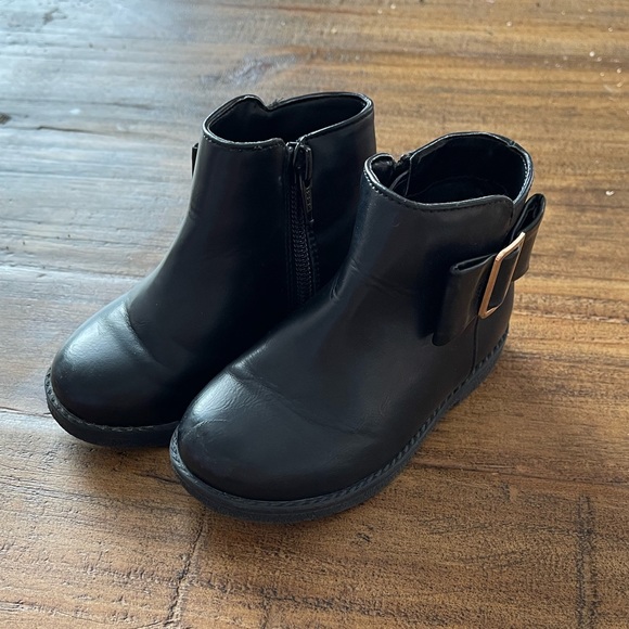 GUC The Children’s Place Boots - Picture 4 of 5